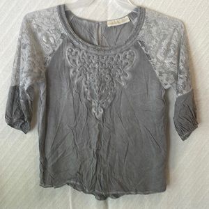 MAGNOLIA SOUTH Round Neck 3/4 Sleeve Small Blouse Romantic Details Vintage Look